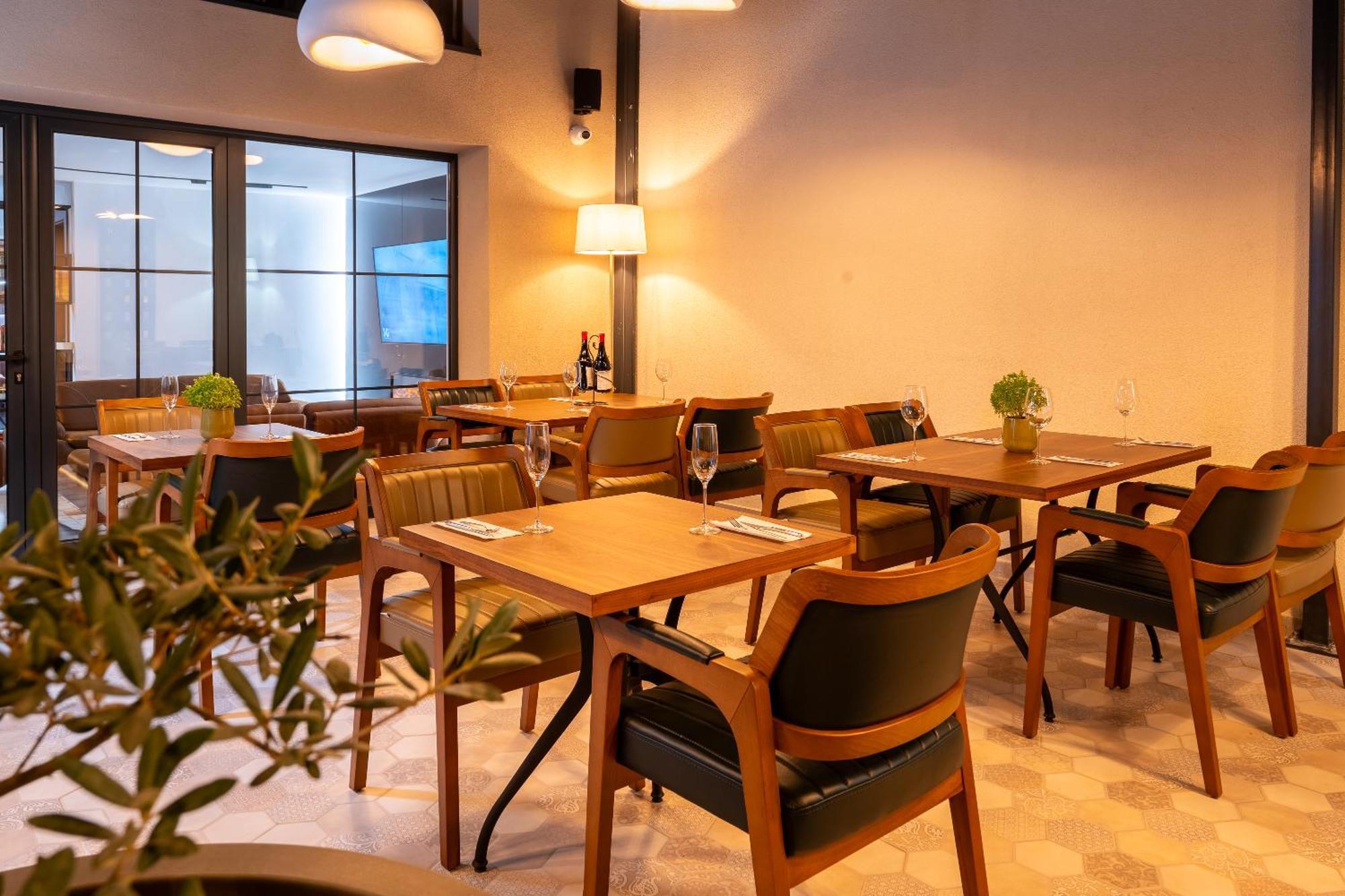 Ruby Hotel Prishtina Приштина Экстерьер фото